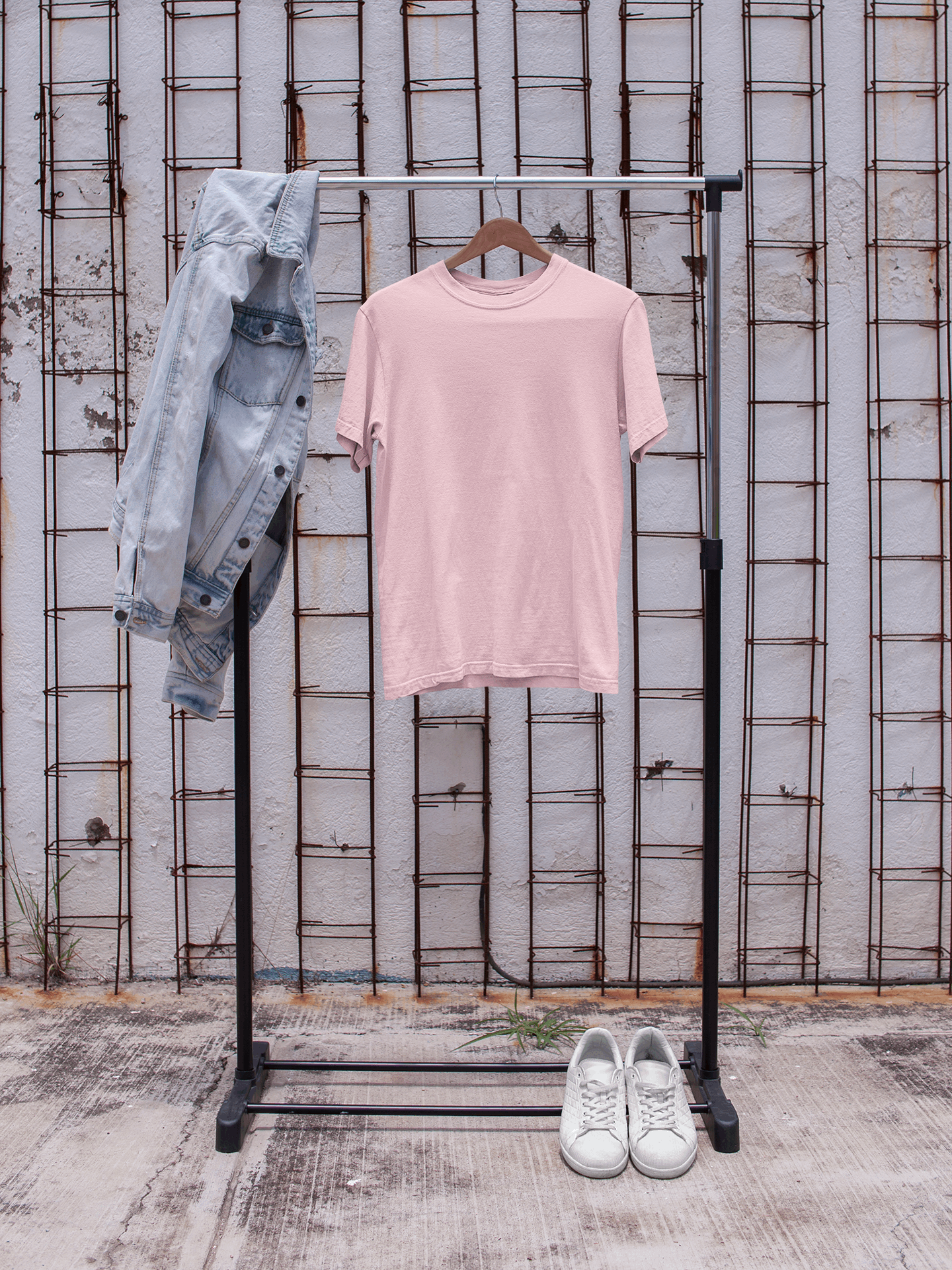 Light Pink Men's Pure Cotton Round Neck Plain T-Shirt (Regular Fit)